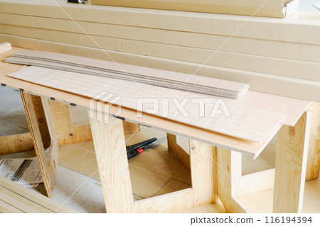 裝潢過程中的木材自己動手DIY 裝潢過程中的木材自己動手DIY 116194394