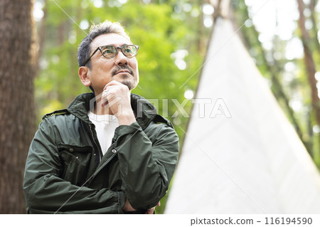 50多歲的冷靜思考的男人 116194590