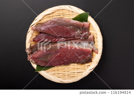 [Miyagi Prefecture] Fresh bonito belly (for cooking) 116194814