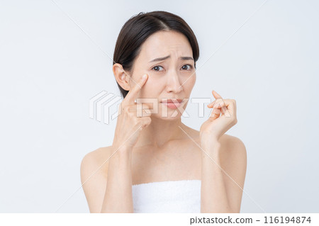 Middle-aged women's beauty 116194874