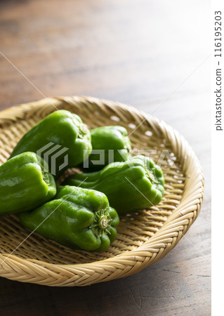 green pepper  116195203