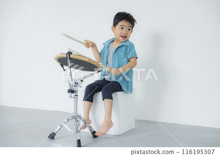 孩子敲鼓練習墊 116195307