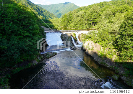 Pyotan Falls - Early summer morning 116196412