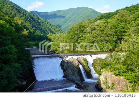 Pyotan瀑布，初夏的早晨 116196413