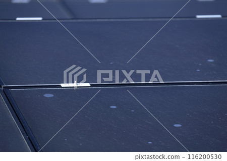 Solar panels that illuminate the future with sunlight 116200530