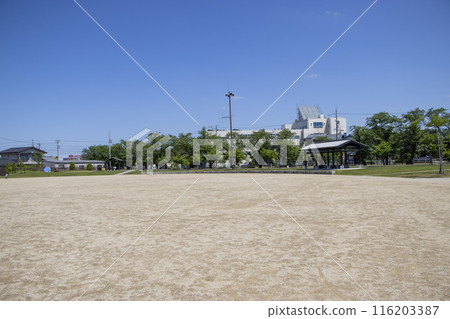 各代人聚集的休閒廣場大口町 116203387