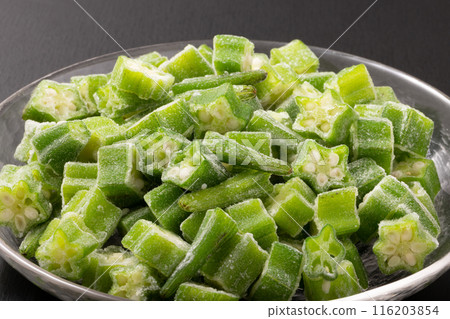 Frozen cut okra 116203854