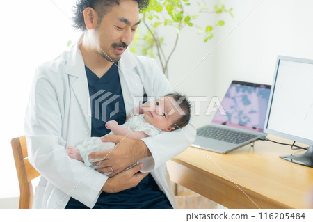 Pediatrician image 116205484