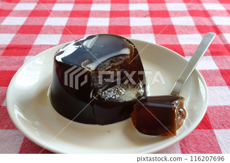 Coffee jelly with coffee milk 116207696