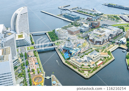 從地標塔觀景台(宇宙世界方向)看到的橫濱市港未來城市景觀 從地標塔觀景台(宇宙世界方向)看到的橫濱市港未來城市景觀 116210254