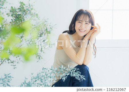 年輕女性的護髮形象 年輕女性的護髮形象 116212067