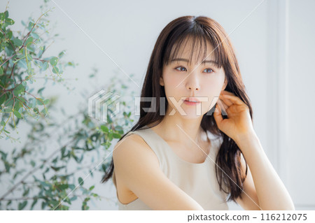 Hair care image for young women 116212075