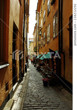 Alley in Gamla Stan, the old town of Stockholm 116212292