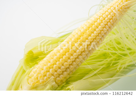 Peeled young corn close-up 116212642