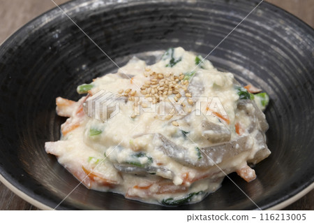 Shiraae (Japanese salad) 116213005
