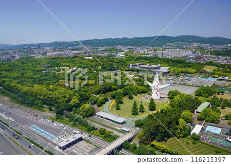 Osaka Suita Expo Park seen from the Ferris wheel (center and west) Chugoku Motors (northwest direction, early summer) 116215397