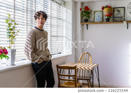 住在時尚房間裡的男人 116225544