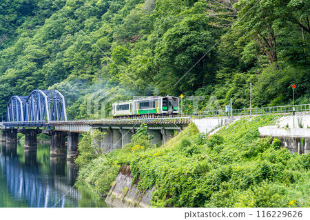 Tadami Line - Kiha - crossing the 8th Tadami River Bridge, spewing white smoke 116229626