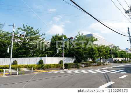 東京調布市國領小學東十字路口,晴朗的夏日天空 東京調布市國領小學東十字路口,晴朗的夏日天空 116229873