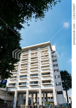 東京慈惠大學醫學院第三醫院病房,晴朗的夏日天空,東京都狛江市 東京慈惠大學醫學院第三醫院病房,晴朗的夏日天空,東京都狛江市 116229887