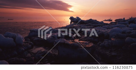 北海道大台湖冬日的太陽升起 116230875