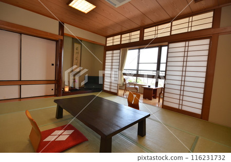 Enjoy the tranquility in a relaxing Japanese-style room Enjoy the tranquility in a relaxing Japanese-style room 116231732