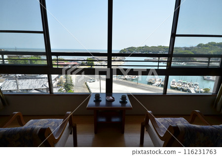 A Japanese-style space with ocean views spreading out through the windows A Japanese-style space with ocean views spreading out through the windows 116231763
