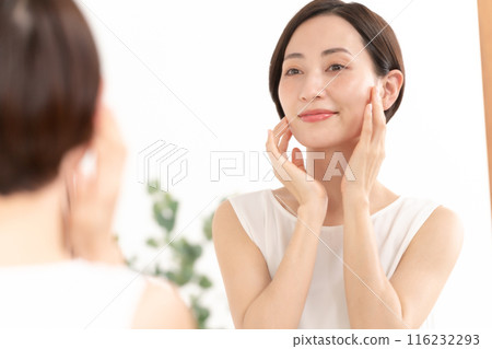 照鏡子的女人，美麗，滋潤 116232293