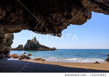 Close-up of the stone gate at sunrise, Tahara City, Aichi Prefecture 116232661