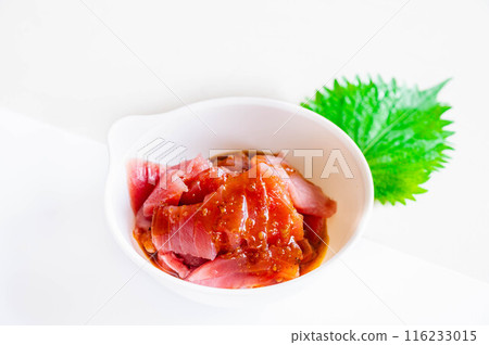 Yellowfin Tuna with Sesame Sauce 116233015