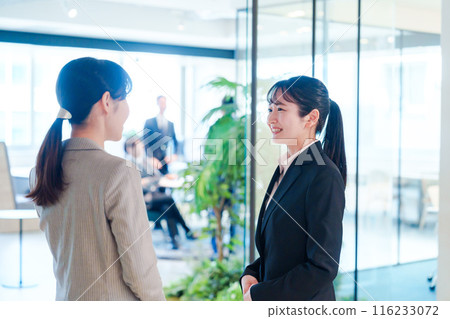 求職婦女參觀辦公室 求職婦女參觀辦公室 116233072
