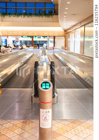 Haneda Airport Terminal 1: Scenery inside the departure gate 116235794