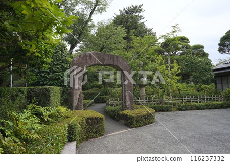 Old Japanese architecture 116237332