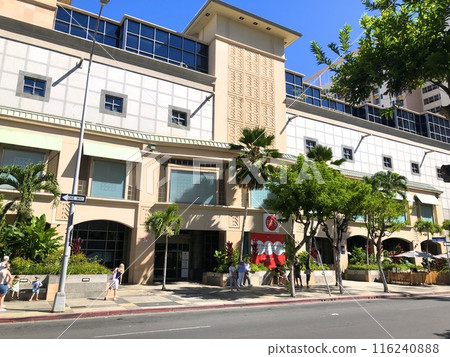 "Hawaii" DFS Galleria seen from Royal Hawaiian Street "Hawaii" DFS Galleria seen from Royal Hawaiian Street 116240888
