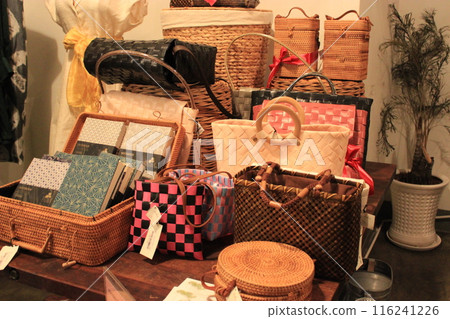 Don't miss it! Sightseeing spots in Ho Chi Minh City, Vietnam: Vietnamese cuisine, pink churches, bizarre heritage sites, night views Don't miss it! Sightseeing spots in Ho Chi Minh City, Vietnam: Vietnamese cuisine, pink churches, bizarre heritage sites, night views 116241226