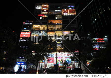 Don't miss it! Sightseeing spots in Ho Chi Minh City, Vietnam: Vietnamese cuisine, pink churches, bizarre heritage sites, night views Don't miss it! Sightseeing spots in Ho Chi Minh City, Vietnam: Vietnamese cuisine, pink churches, bizarre heritage sites, night views 116241230