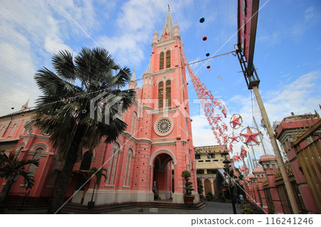 Don't miss it! Sightseeing spots in Ho Chi Minh City, Vietnam: Vietnamese cuisine, pink churches, bizarre heritage sites, night views Don't miss it! Sightseeing spots in Ho Chi Minh City, Vietnam: Vietnamese cuisine, pink churches, bizarre heritage sites, night views 116241246