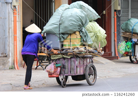 Don't miss it! Sightseeing spots in Ho Chi Minh City, Vietnam: Vietnamese cuisine, pink churches, bizarre heritage sites, night views Don't miss it! Sightseeing spots in Ho Chi Minh City, Vietnam: Vietnamese cuisine, pink churches, bizarre heritage sites, night views 116241260