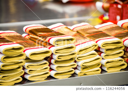 金紙堆疊 116244056