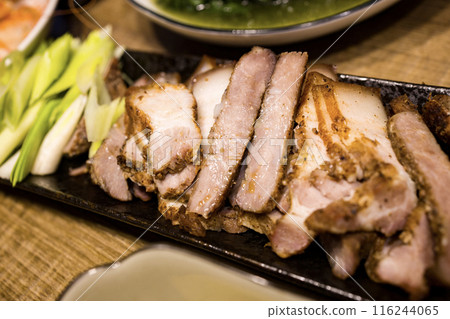 The temptation of roasted meat The temptation of roasted meat 116244065