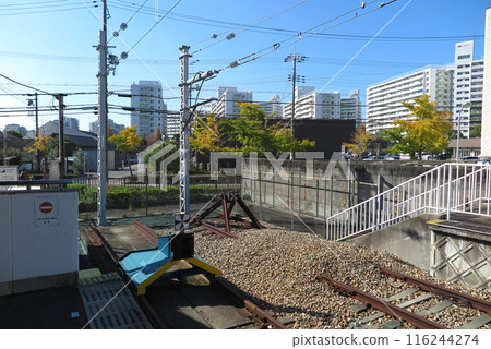 阪神電鐵武庫川線：從武庫川團地前站終點站台看到的軌道末端 116244274