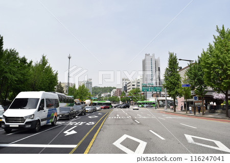 Streets in front of Gyeongbokgung Station, Seoul, Korea Streets in front of Gyeongbokgung Station, Seoul, Korea 116247041