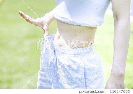 Slender woman's waist [part cut] 116247665