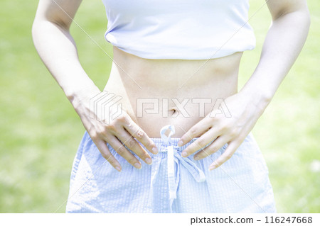 Slender woman's waist [part cut] 116247668