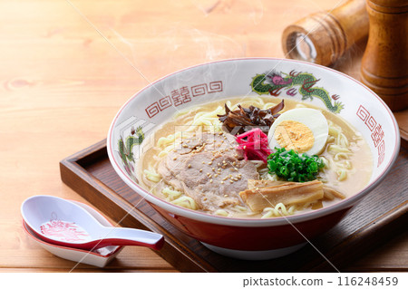 Steaming, sizzling soy sauce and pork bone ramen Steaming, sizzling soy sauce and pork bone ramen 116248459