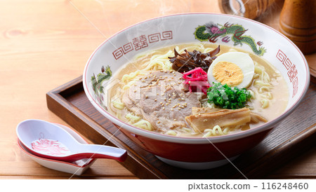 Steaming, sizzling soy sauce and pork bone ramen Steaming, sizzling soy sauce and pork bone ramen 116248460