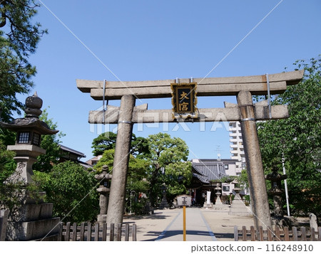 大阪市大宮（神社）鳥居與禮拜堂（東淀川區）（初夏） 116248910