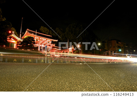 八坂神社的夜晚燈火通明 116249413