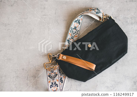 Stylish patterned strap body bag Stylish patterned strap body bag 116249917