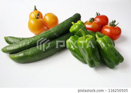 新鮮的夏季蔬菜白色背景 新鮮的夏季蔬菜白色背景 116250505